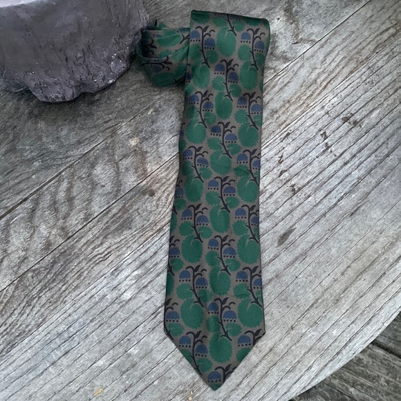 Metropolitan Museum of art 100% silk tie exclusive vintage - Picture 1 of 3
